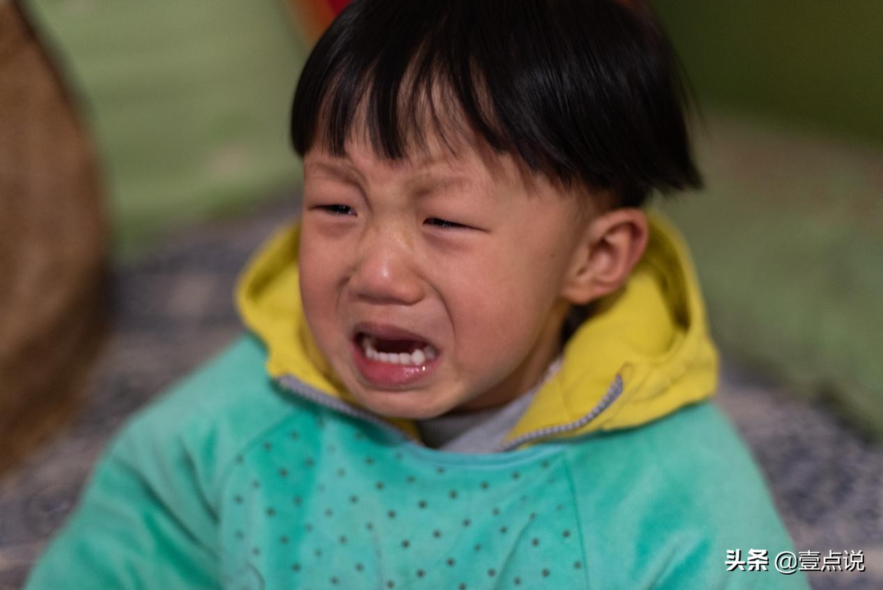 萌娃从小失明却不知真相 (宝宝眼睛险些失明)