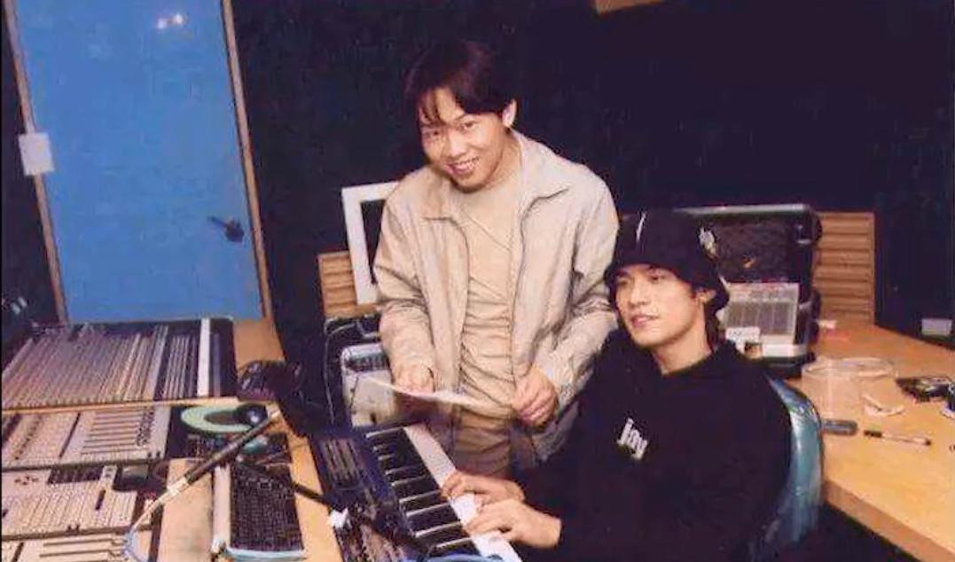 周杰伦在哪遇见了昆凌,周杰伦几时与昆凌交往