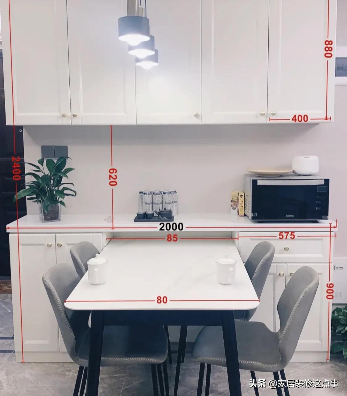 如果不差钱，餐厅尽量装个餐边柜，别让餐桌变成“杂物集中营”