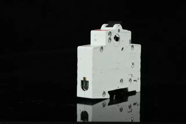 abb万能断路器2000a的拆解价值,abb塑壳断路器拆解可调整连杆