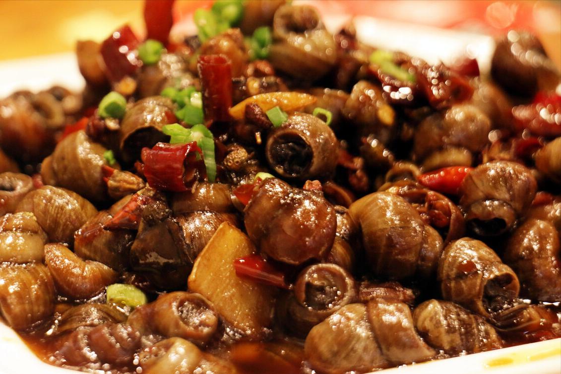 多少盐能清理田螺并保证田螺不死,清洗田螺可以用姜吗