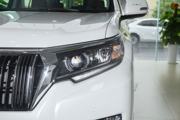 18款国产3.5普拉多越野测试,普拉多非承载式车身高速越野