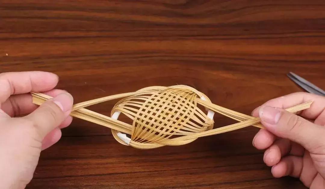 巴奴非遗竹编发簪怎么戴,简单的手工木制发簪教程