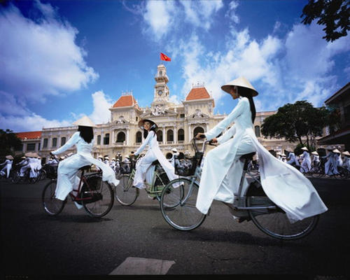 为什么越南语和中文那么相似,为什么越南话像壮话