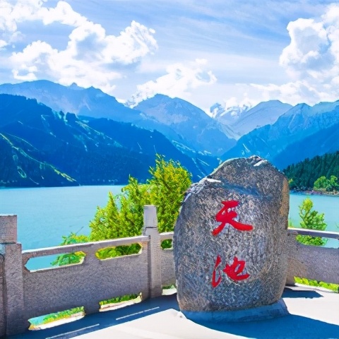 新疆疆内旅行攻略学生,川进疆出自驾游攻略