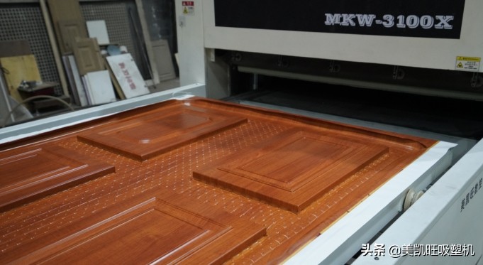 吸塑门的鉴别,吸塑门板质量如何辨别