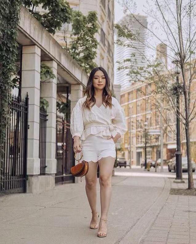 腿不算短但穿衣服就不好看,腿不直穿什么短裤好看