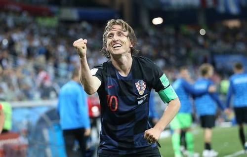 18年欧冠莫德里奇表现,三次欧冠一次金球奖莫德里奇