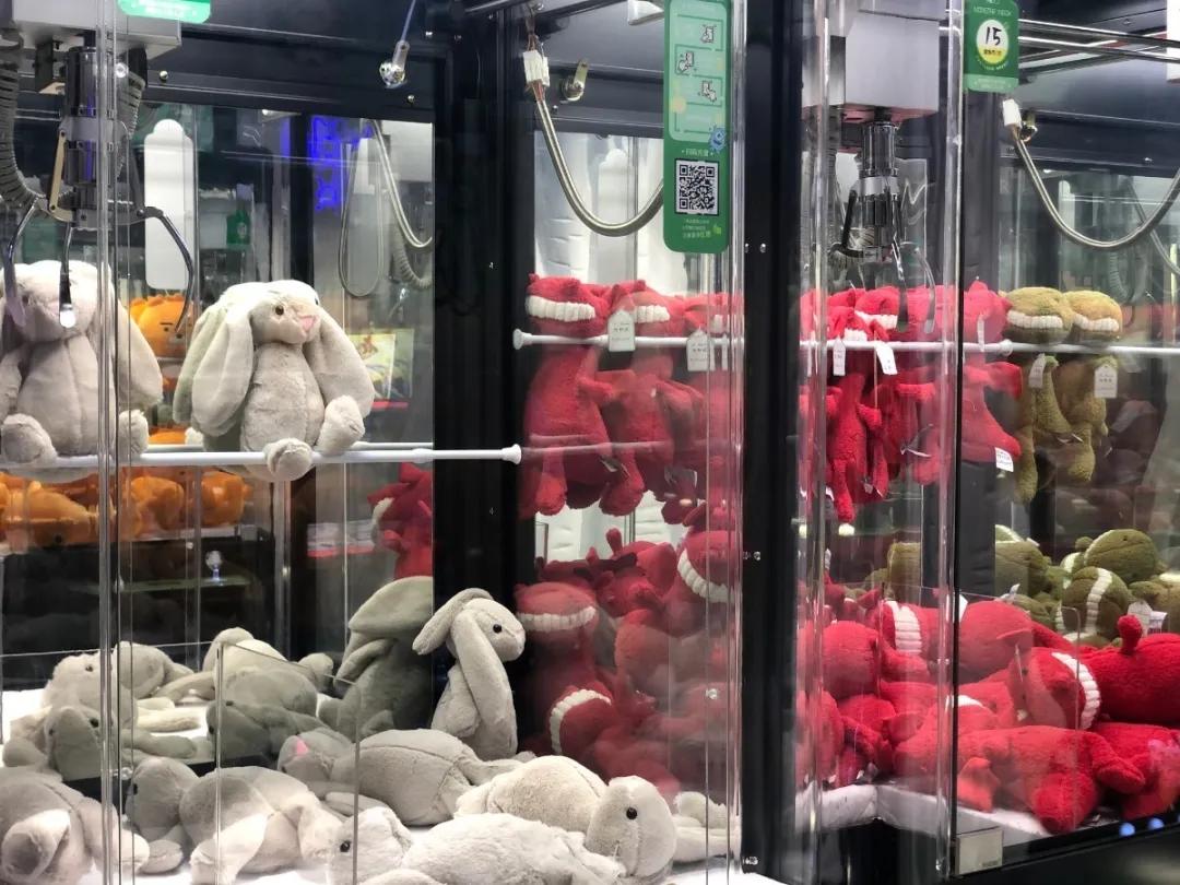 米奇轻松熊,皮卡丘毛绒公仔抓娃娃机