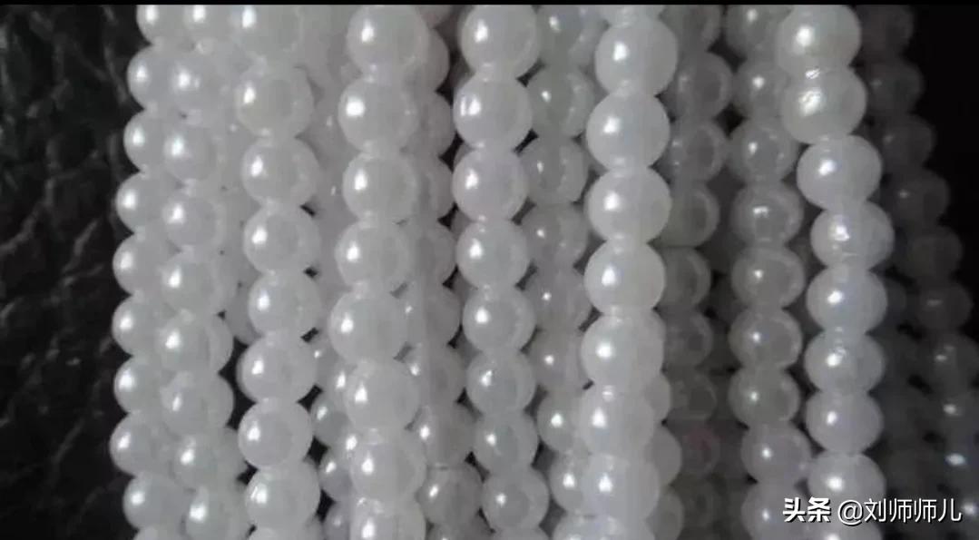 鉴别珍珠和仿珍珠的两种简易方法,天然珍珠和仿制珍珠的区别