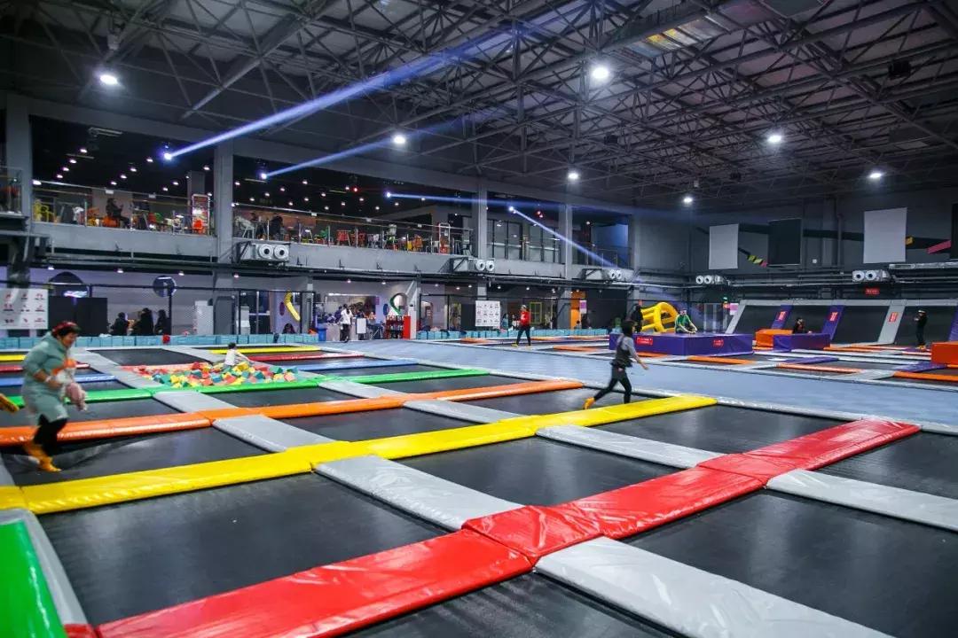 让全家老少玩上瘾的巨型嗨玩基地，1周年店庆活动炸翻全场！