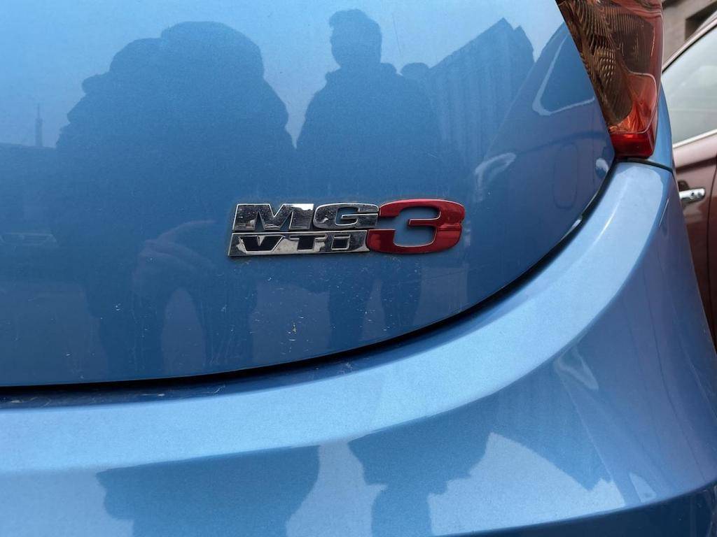 5年后再次坐上这辆MG3，眼角有泪，把酒当歌