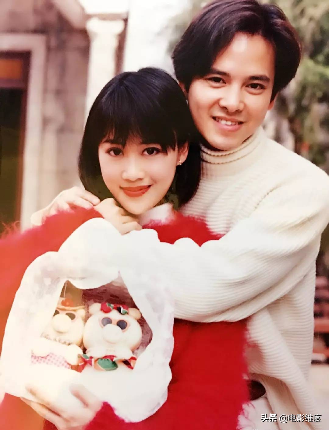 祝英台与马文才初相识梁小冰版,梁小冰祝英台被马文才亲吻