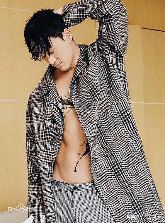 六福和老凤祥哪个更好,为什么老凤祥比六福便宜