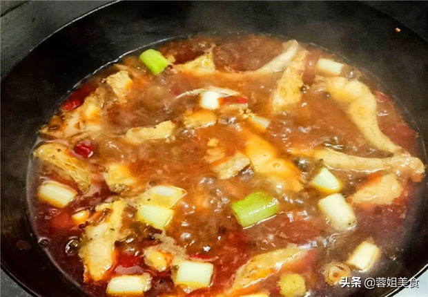 红烧草鱼怎么做好吃又简单家常的,草鱼这样做鲜香入味全家人都爱吃