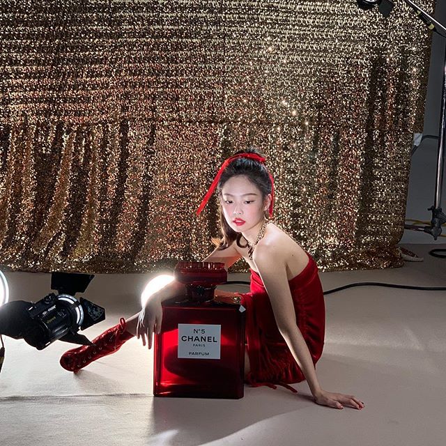 喝养乐多解馋？Jennie摆脱婴儿肥变超辣身材，关键都在这……