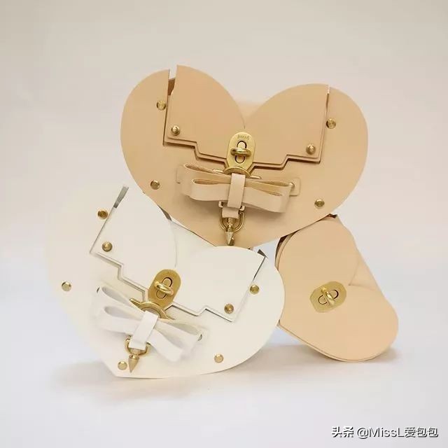 天热了来买新衣裳,天热又该买衣服了的句子