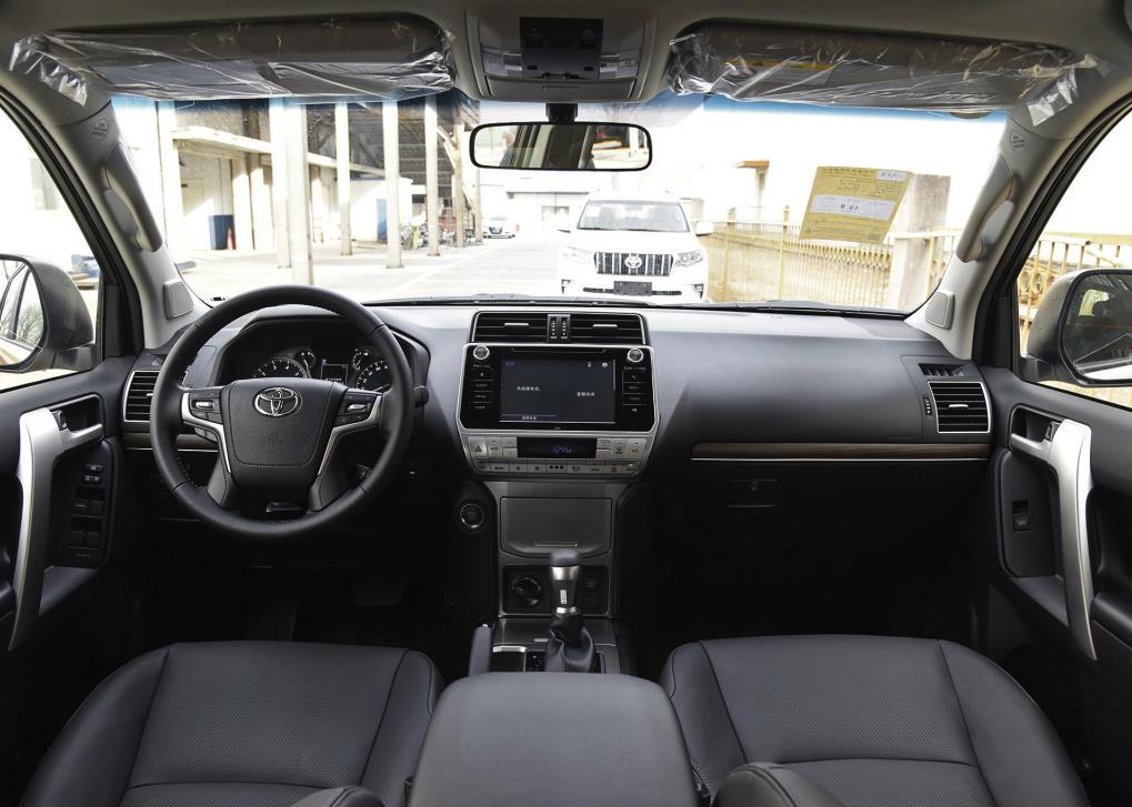 月薪8000，养一辆丰田普拉多压力很大吗？一年多少花销？