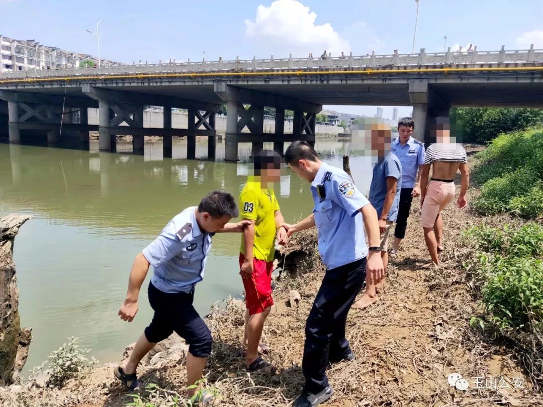 上饶大桥一男子轻生,上饶一男子跳河