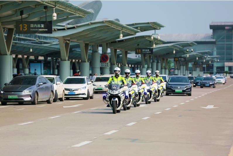 越是关键时期越是考验担当,越是关键时刻越要坚持