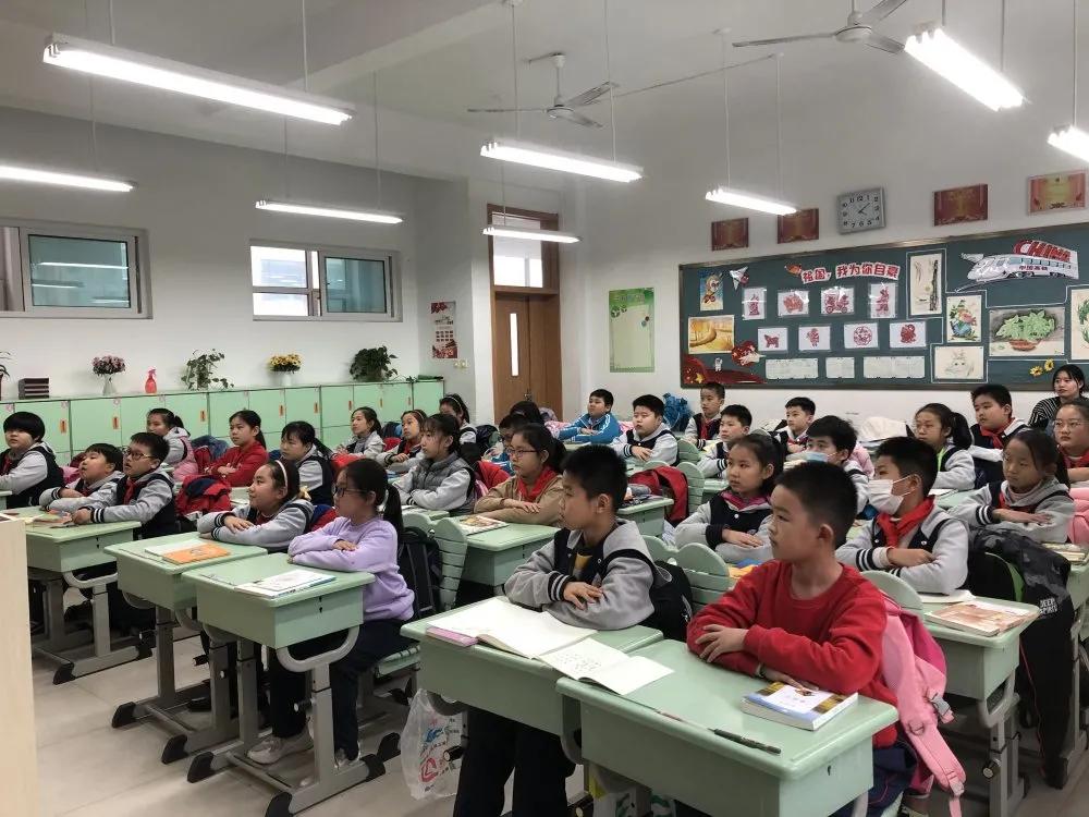 小学有特色的社团活动课,胶州市第六实验小学运动会