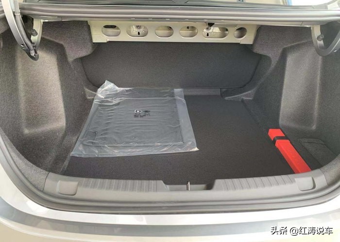 雪佛兰科沃兹优点和缺点,雪佛兰科沃兹最新款顶配四缸新车