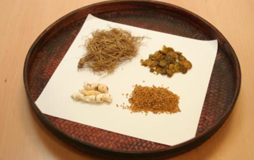 三伏贴如何治疗上热下寒,三伏贴治冬病的方法