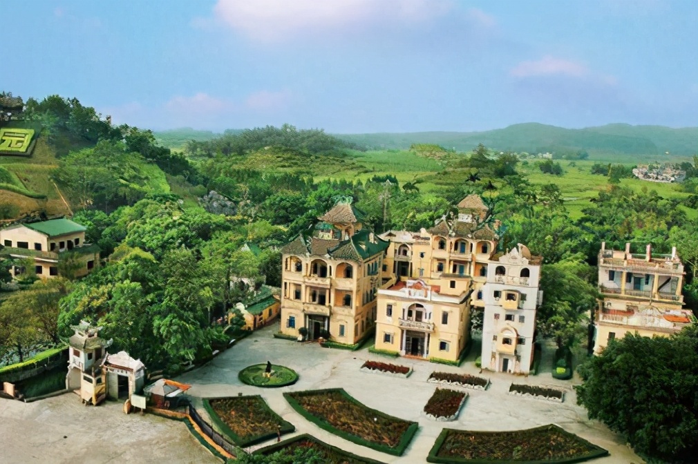 广东一村落全是小洋楼,没住多久,全村出国