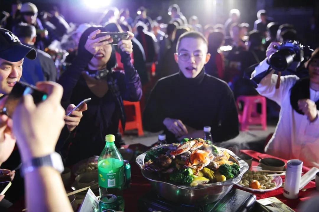 夫妻花10年打造原生态农场,夫妻打造200平花园与邻居们共赏