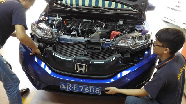 飞度gk5大灯升级,三代飞度gk5改装后视镜