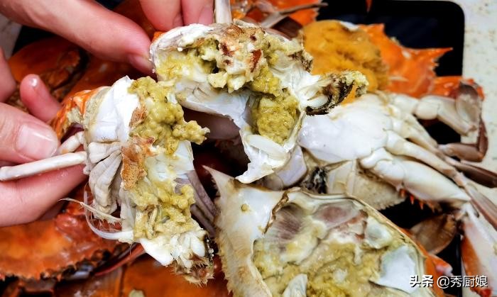 蒸螃蟹不散黄,蒸螃蟹不放水的方法