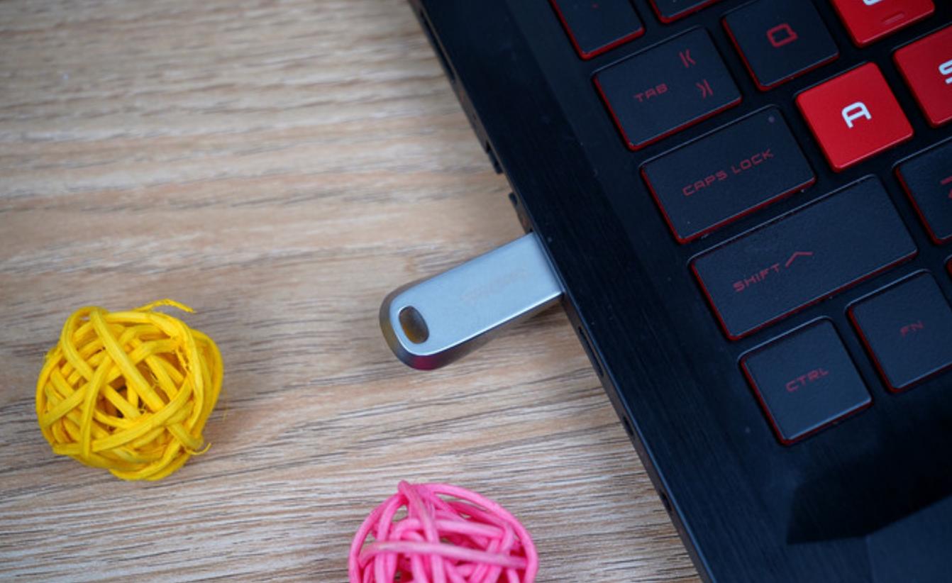 闪迪cz74u盘保护套,闪迪cz74u盘拆解