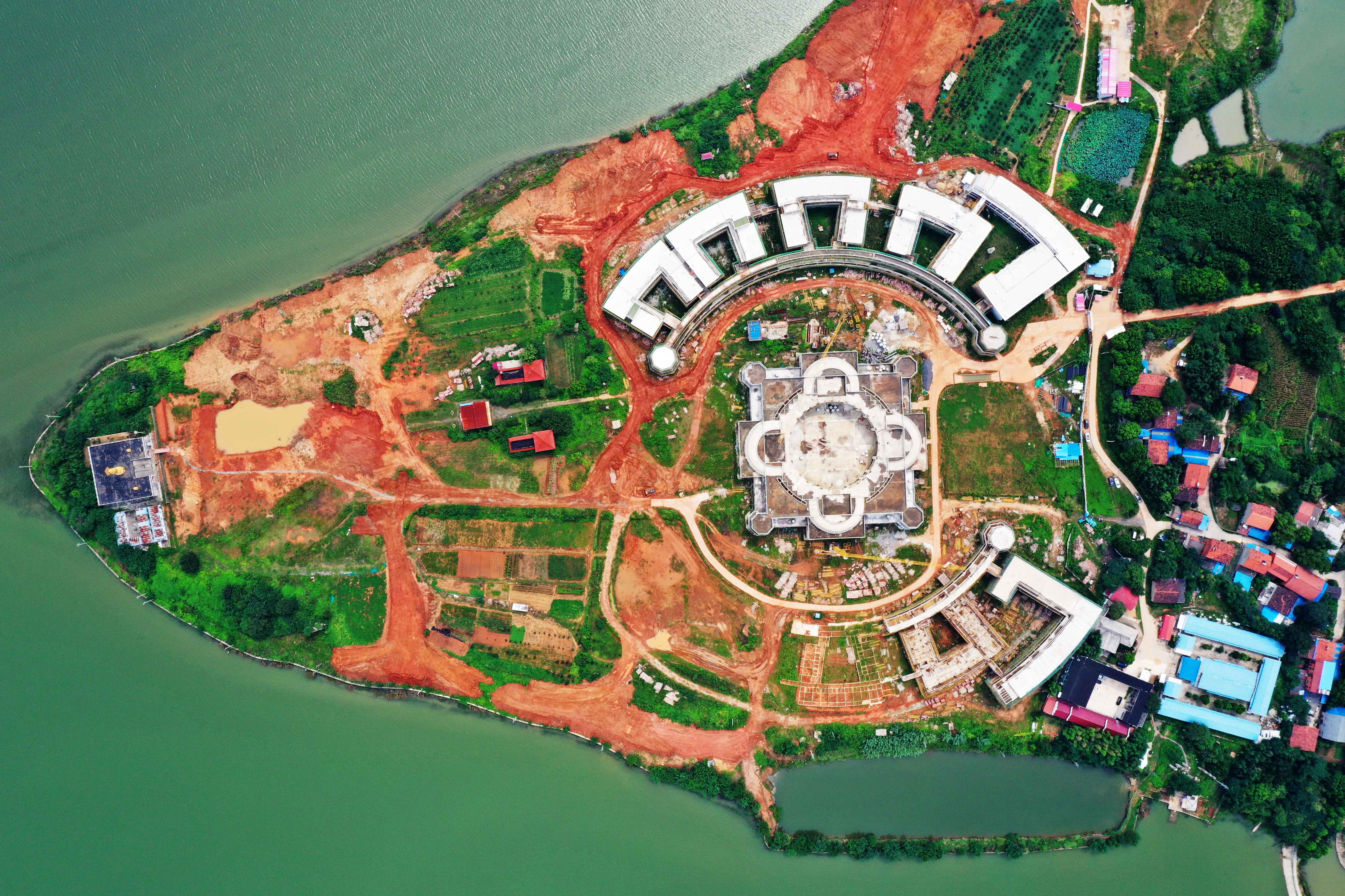 汤逊湖旁边有什么大学,汤逊湖畔有多少大学