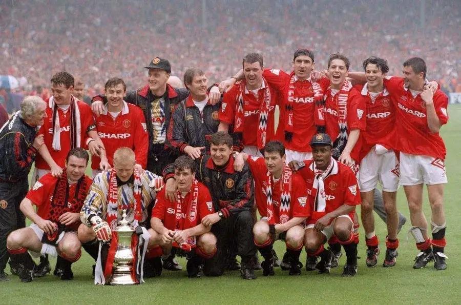 足球知识普及四分卫,足球基本阵型与基本打法