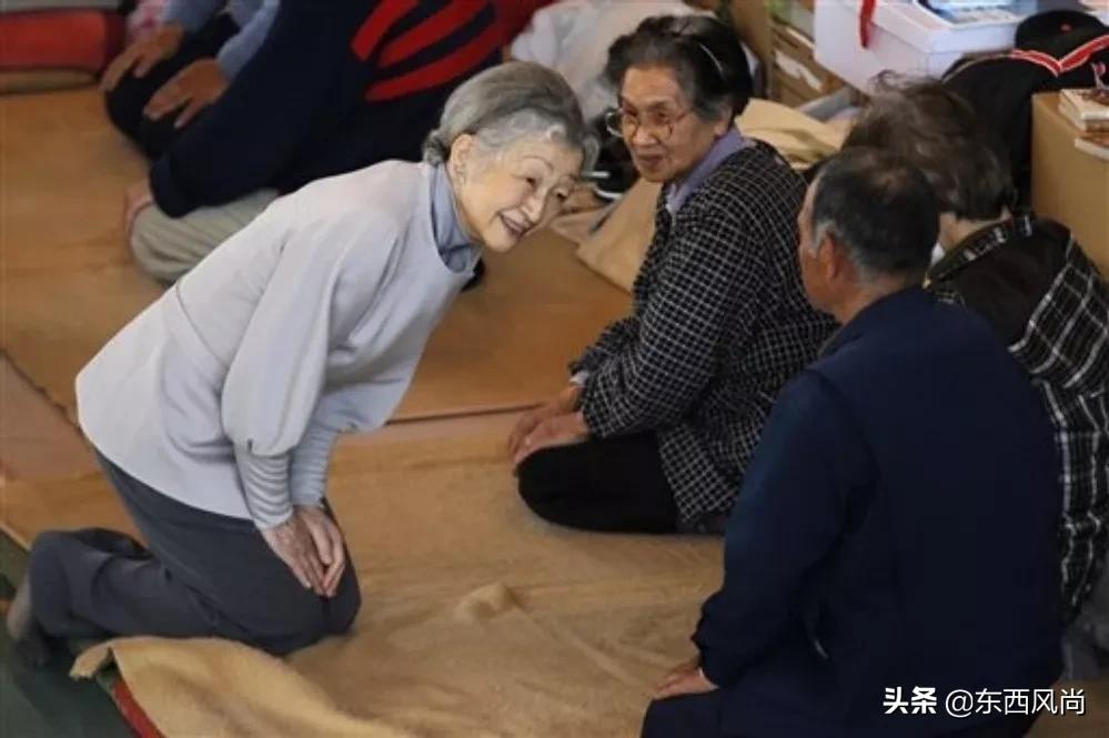 错伏美智子穿和服视频,日本皇太后美智子