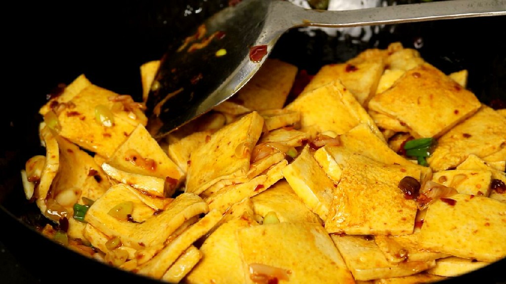 千叶豆腐可以用普通豆腐做吗,千叶豆腐是去水好还是过油好