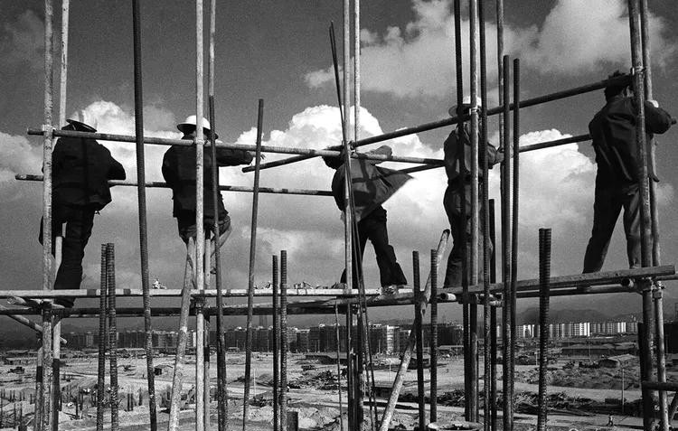 赞美拓荒者的七律诗,拓荒者的五律诗