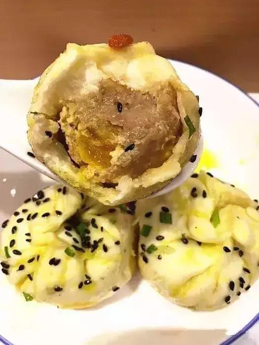 一口下去味道绝美,一口下去满嘴的汤汁太好吃了