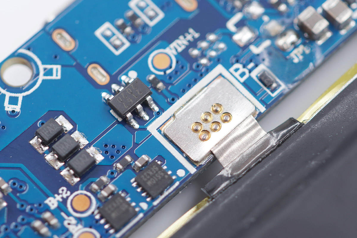 贝尔金磁吸充电宝二代拆解,贝尔金2018无线充电宝测评