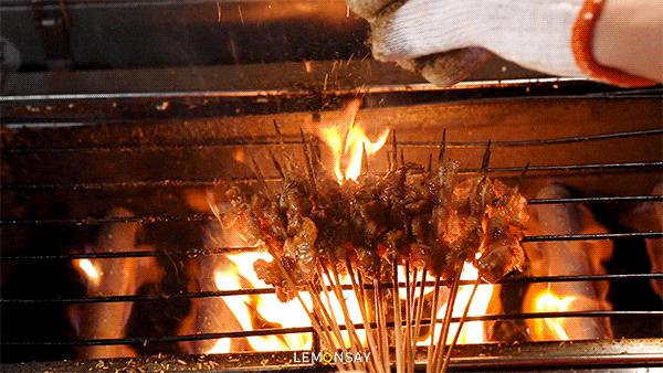 300°C石头锅，天黑才能吃