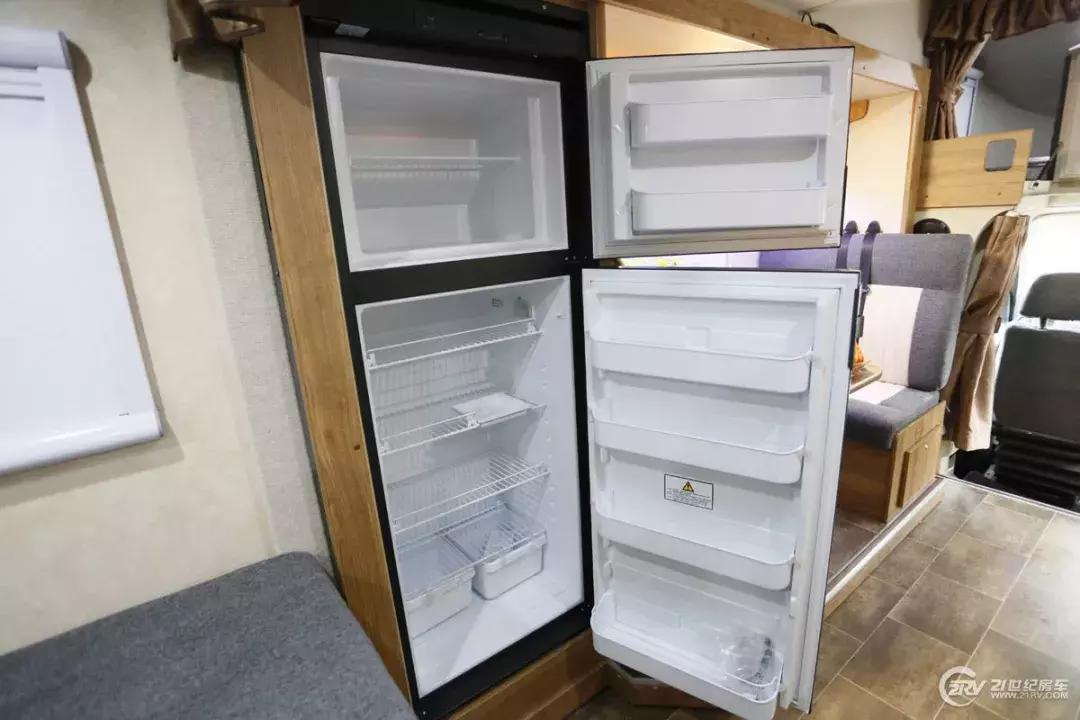 拓锐斯特轻卡侧拓展房车最新信息,拓锐斯特火星二号纵床版房车