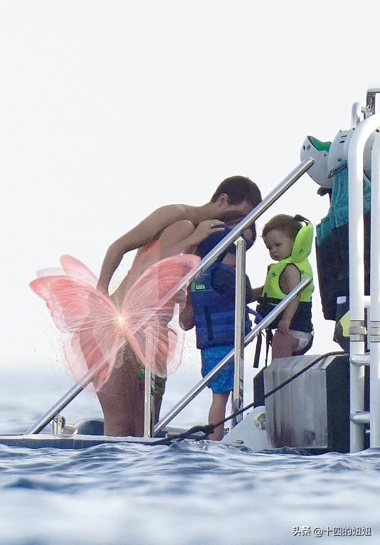 36岁米兰达可儿三胎将卸货,米兰达可儿一家五口