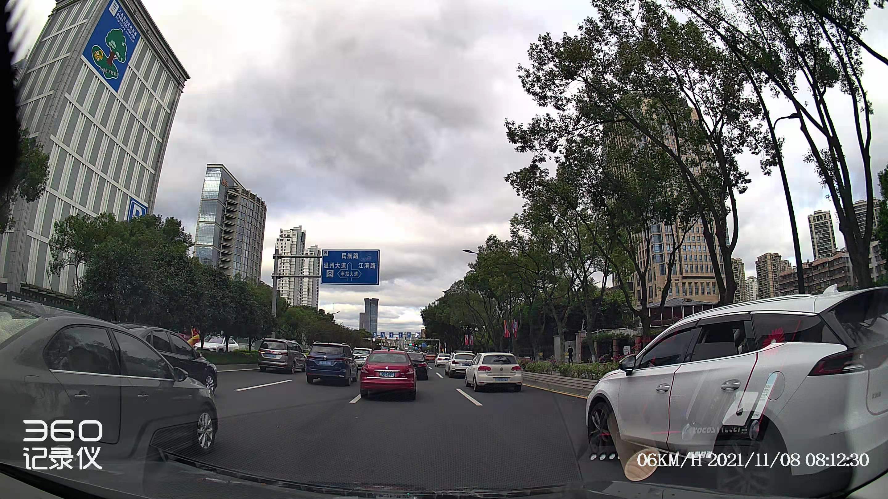 360k680行车记录仪多少钱,360k680行车记录仪可以手机联网