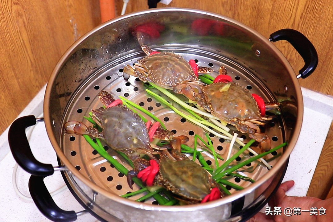 蒸螃蟹的正确方法蒸法,蒸螃蟹的正确方法蒸几分钟有蟹黄