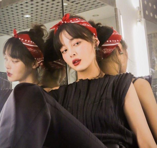 发带怎么戴才好看适合脸大的女生,怎么戴发带才好看