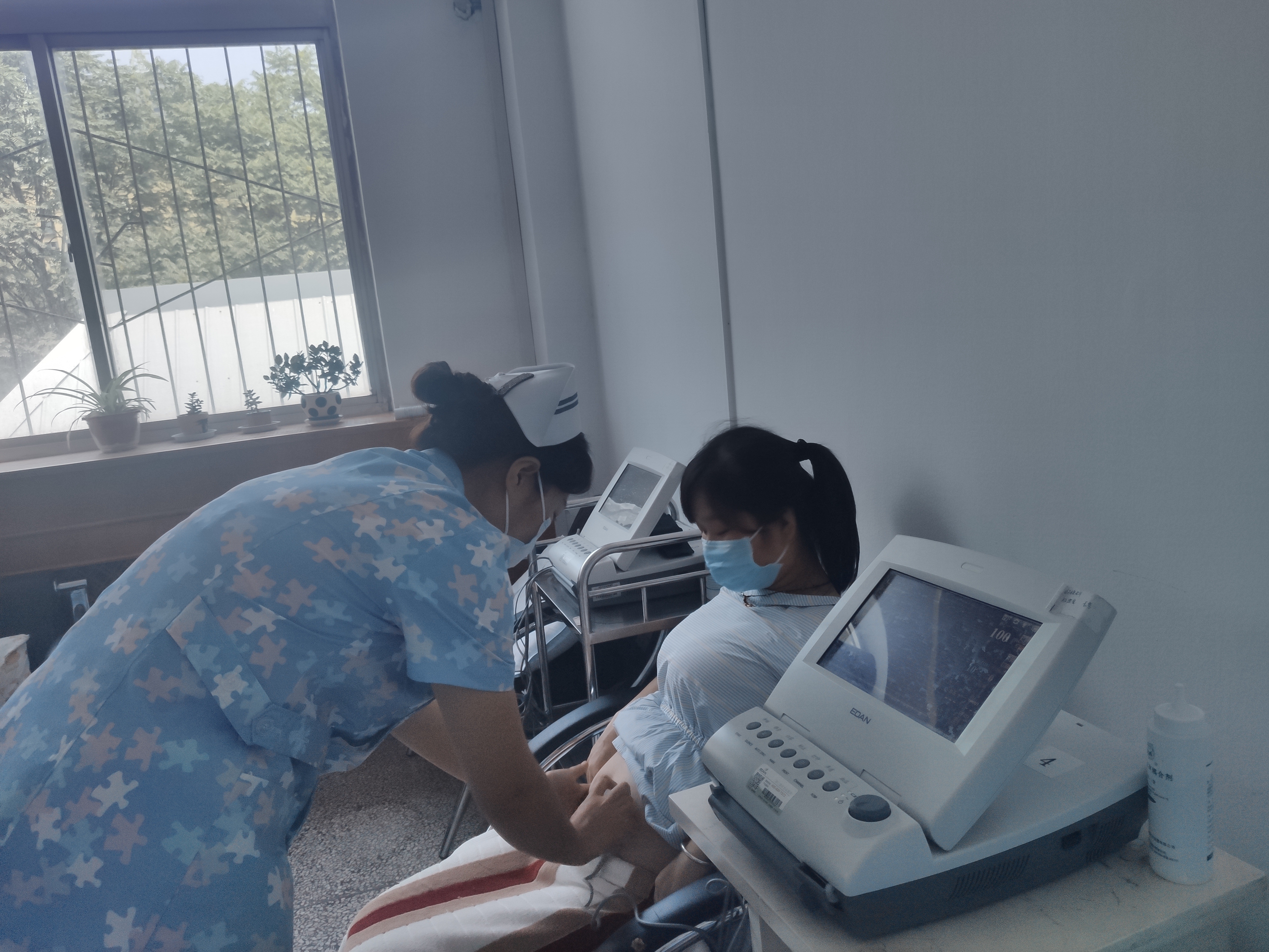 咸阳市妇幼保健院孕产保健护士长涂婧:孕产妇护理是个“良心活”