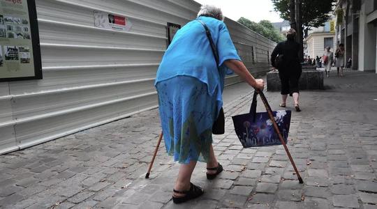 咬文嚼字斟酌字句,咬文嚼字示例