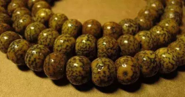 鸡油黄星月菩提盘到最后什么颜色,星月菩提怎么盘才能盘得更快上色