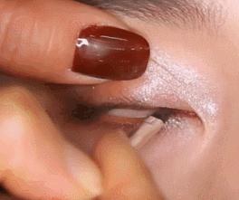 眼妆教程一妆一盘,眼妆一画就显脏