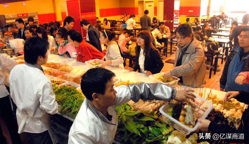 麻辣烫赚钱*法大**！一年赚40万的开店秘诀